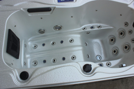 Одноместный гидромассажный бассейн Sunrans SR841