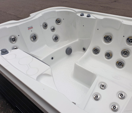 Гидромассажный спа-бассейн JNJ Spas Elegant Vegas SPA-355 / Выставочный образец